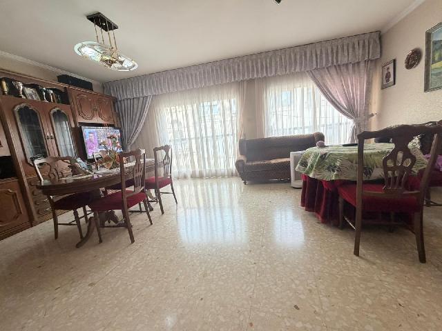 Imagen 1 Inmueble 300732 - Casa en venta en Sabadell / A 1 minuto del Corte Ingles y el Parc de Catalunya