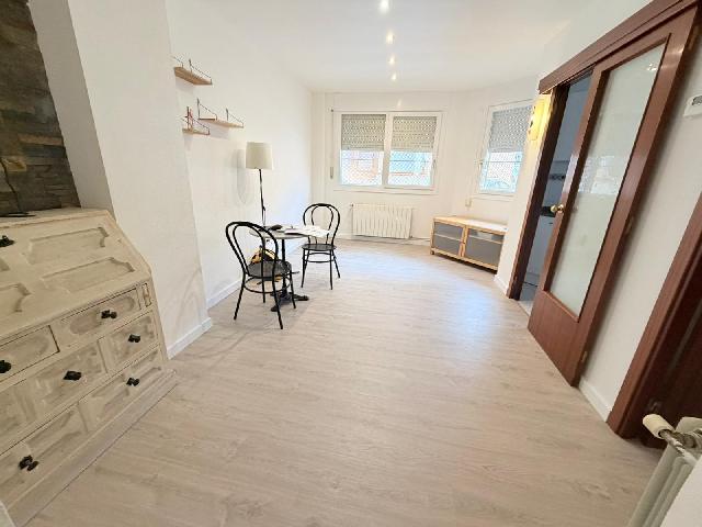 Imagen 1 Inmueble 301106 - Piso en venta en Terrassa / A 15 minutos Estación Renfe Est y C.A.P. Est