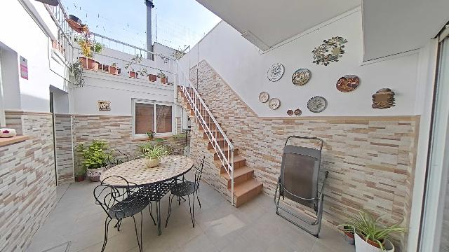 Imagen 1 Inmueble 302445 - Casa en venta en Terrassa / A 5 minutos a pie de la Plaça Vella