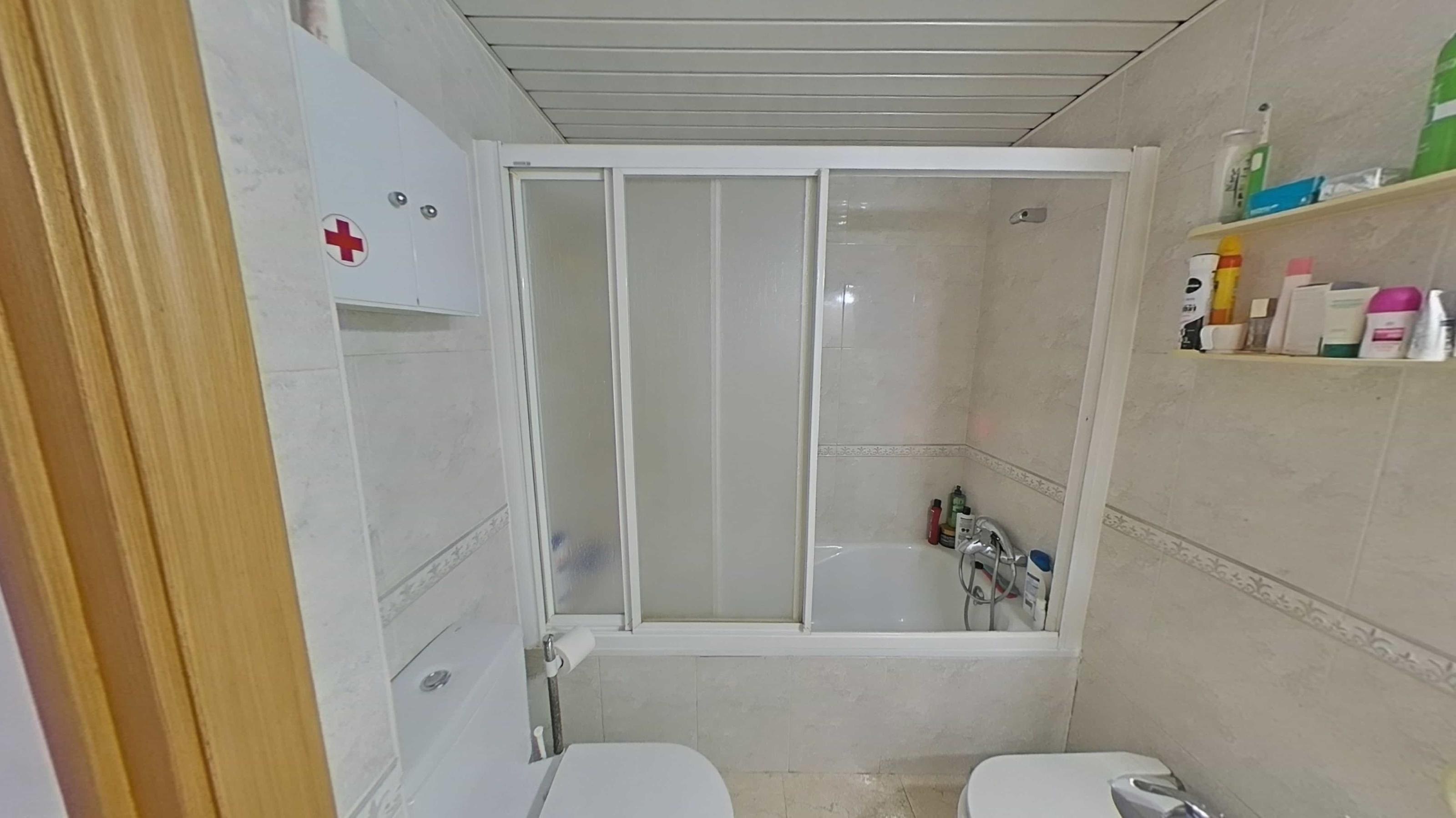 Imagen 35 Piso en venta en Terrassa / A 8 minutos a pié de Estació Renfe Est