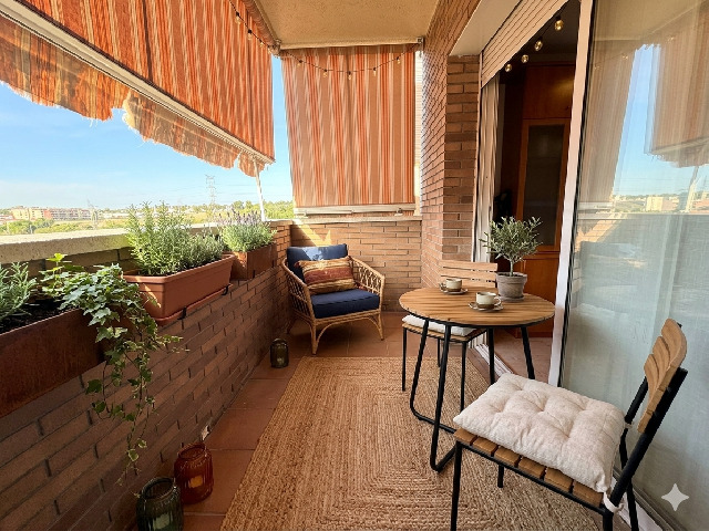 Imagen 1 Inmueble 302466 - Piso en venta en Terrassa / A 8 minutos a pié de Estació Renfe Est
