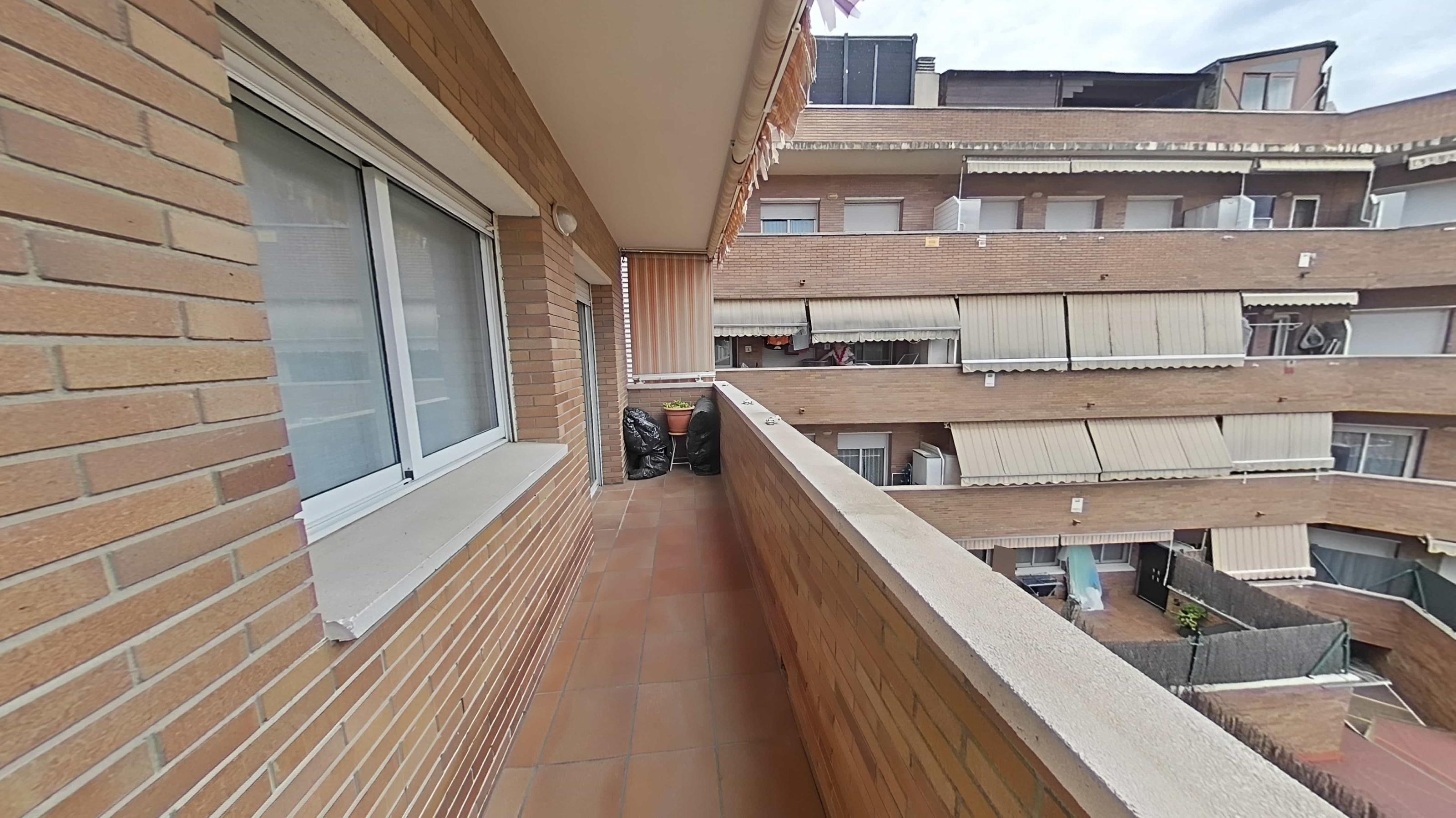Imagen 33 Piso en venta en Terrassa / A 8 minutos a pié de Estació Renfe Est