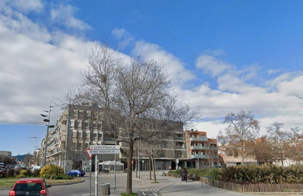 Imagen 3 Piso en venta en Terrassa / A pocos metros de Estación R.E.N.F.E.