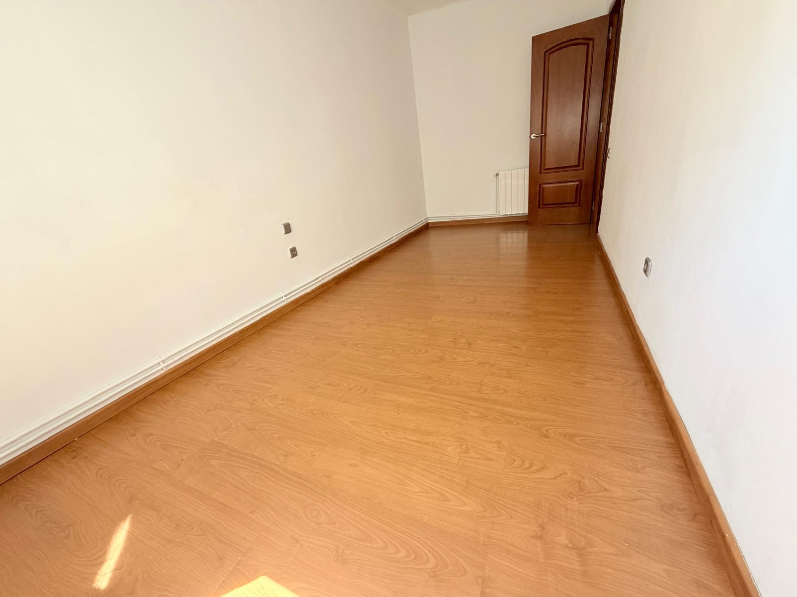 Imagen 8 Piso en venta en Terrassa / Junto a Plaça de L´Aigua