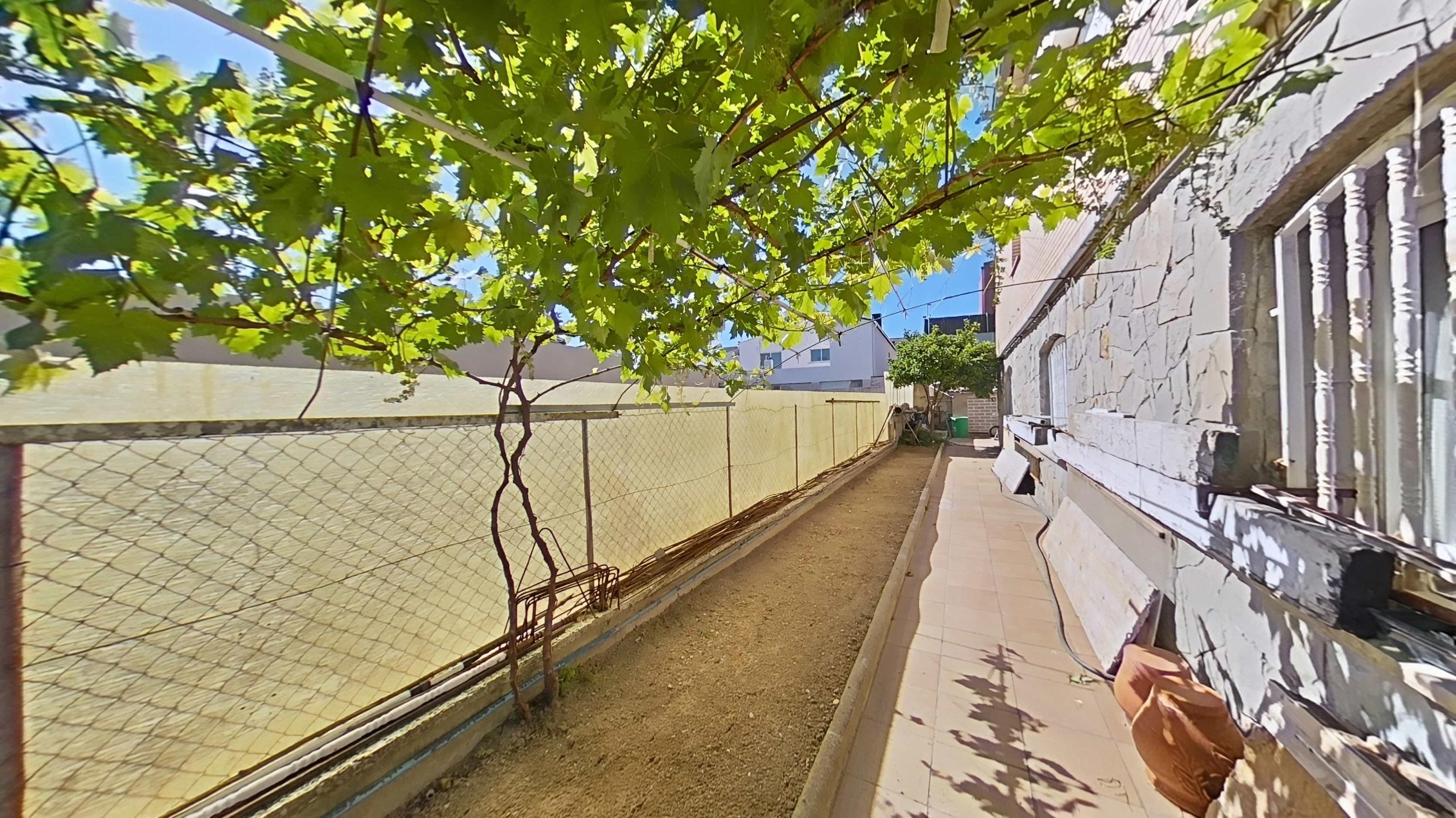 Imagen 4 Casa Aislada en venta en Terrassa / A 9 minutos a pié Carrefour Vallés
