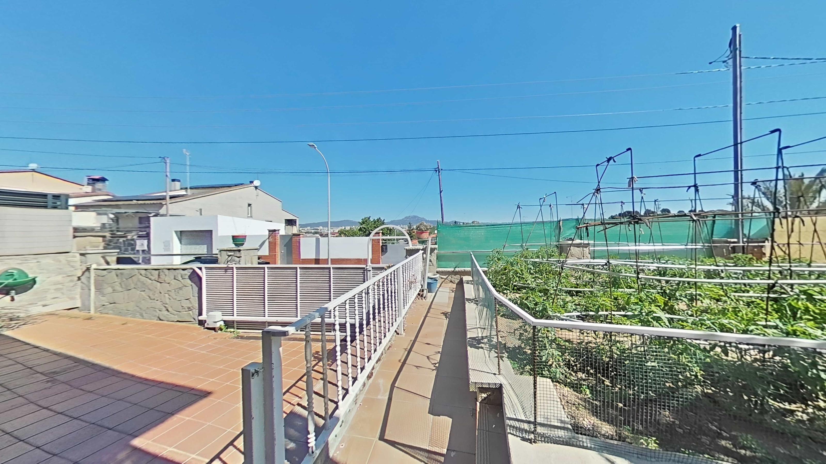 Imagen 8 Casa Aislada en venta en Terrassa / A 9 minutos a pié Carrefour Vallés