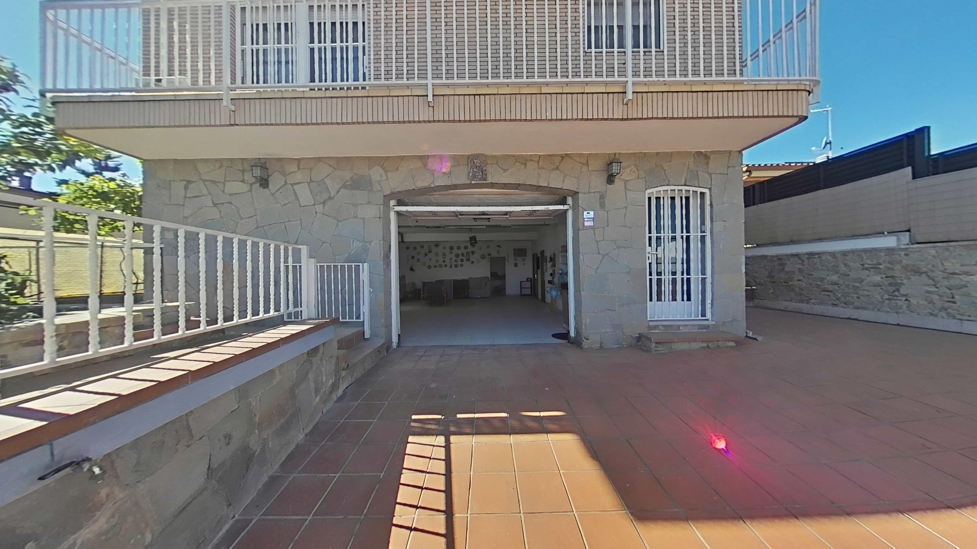 Imagen 18 Casa Aislada en venta en Terrassa / A 9 minutos a pié Carrefour Vallés