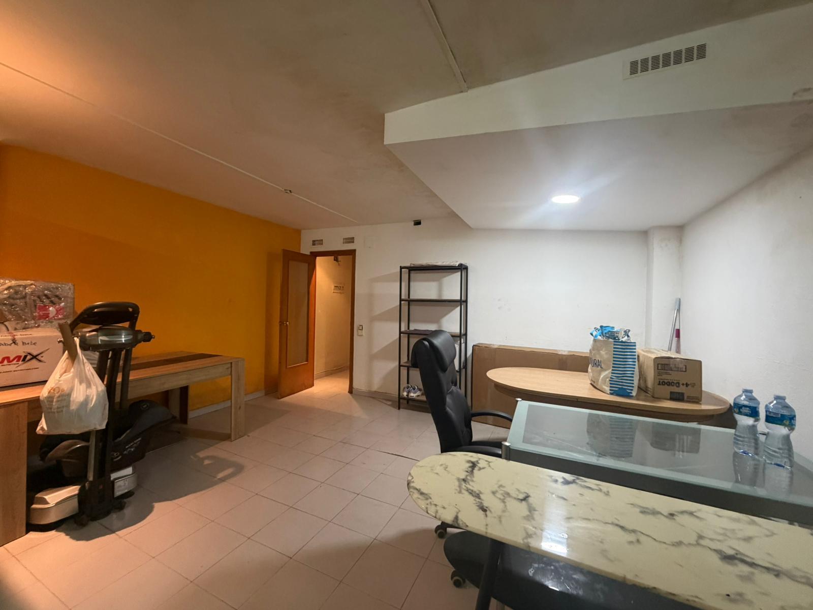 Imagen 4 Local Comercial en venta en Terrassa / A 9 minutos a pié de Upc Terrassa
