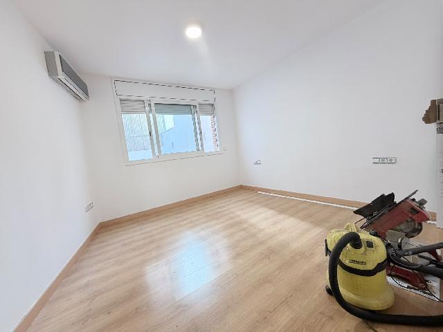 Imagen 4 Inmueble 303572 - Casa Adosada en venta en Terrassa / Poblenou. Rápido acceso a B-40