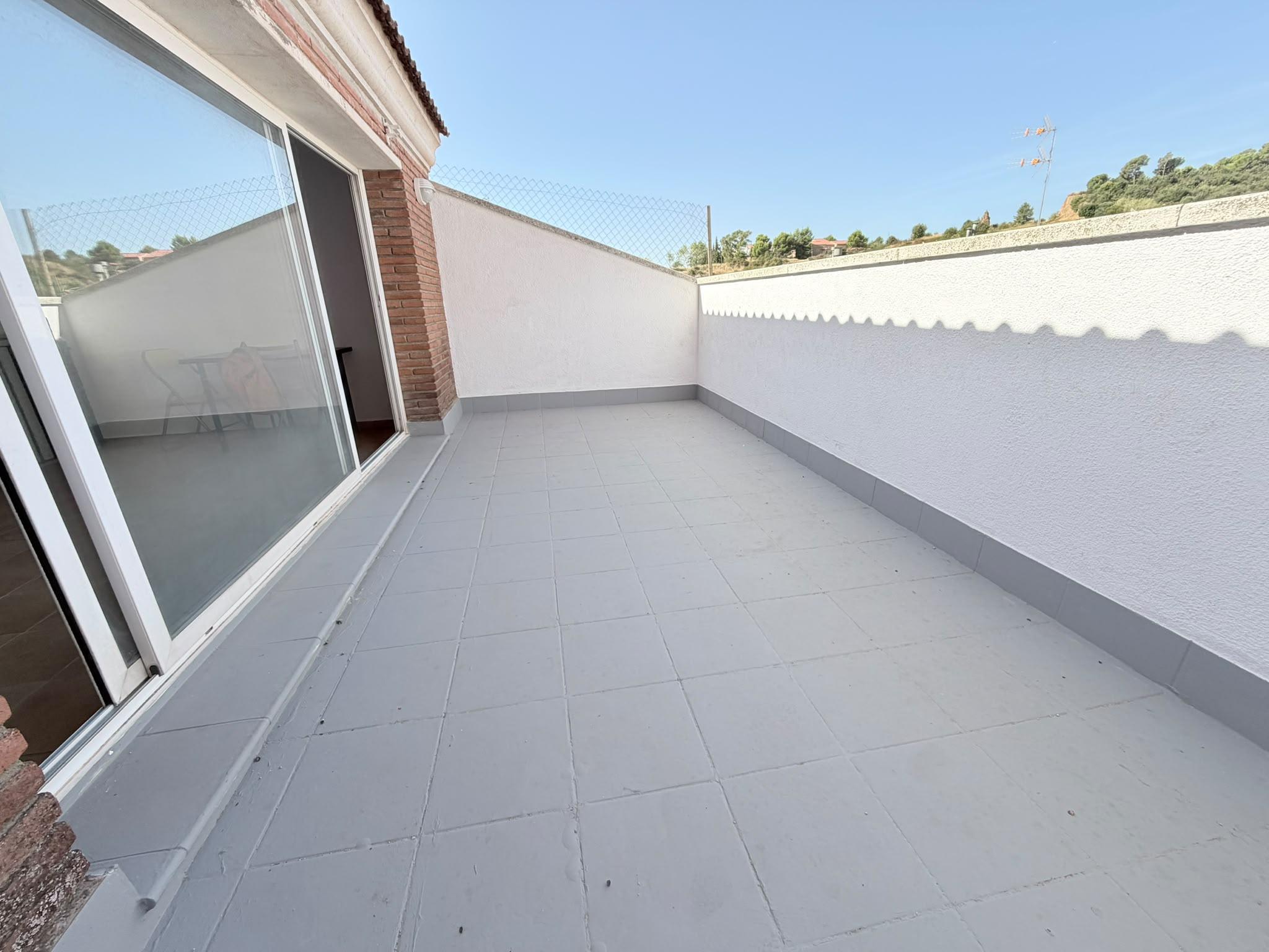 Imagen 9 Casa Adosada en venta en Terrassa / Poblenou. Rápido acceso a B-40