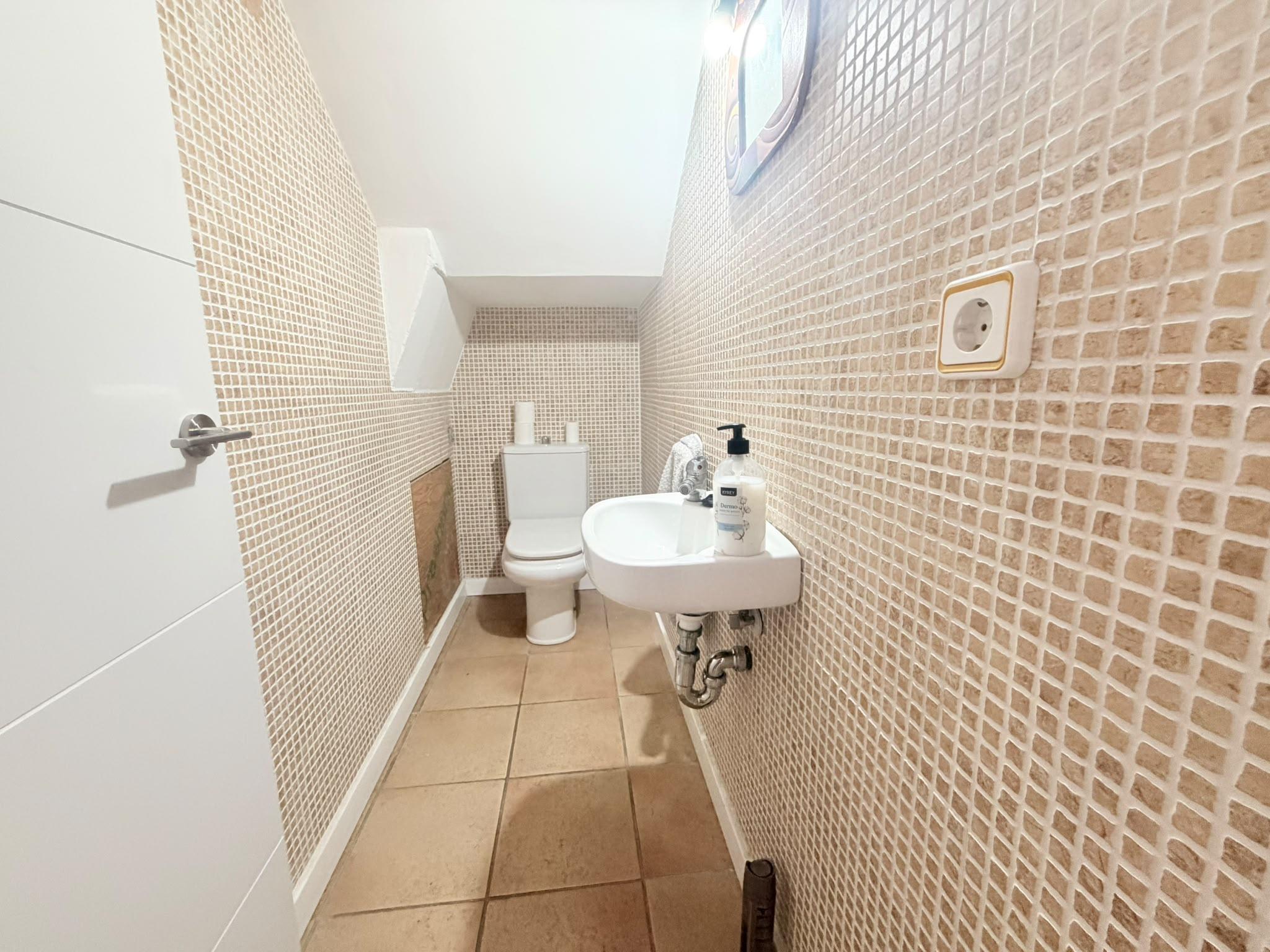 Imagen 10 Casa Adosada en venta en Terrassa / Poblenou. Rápido acceso a B-40
