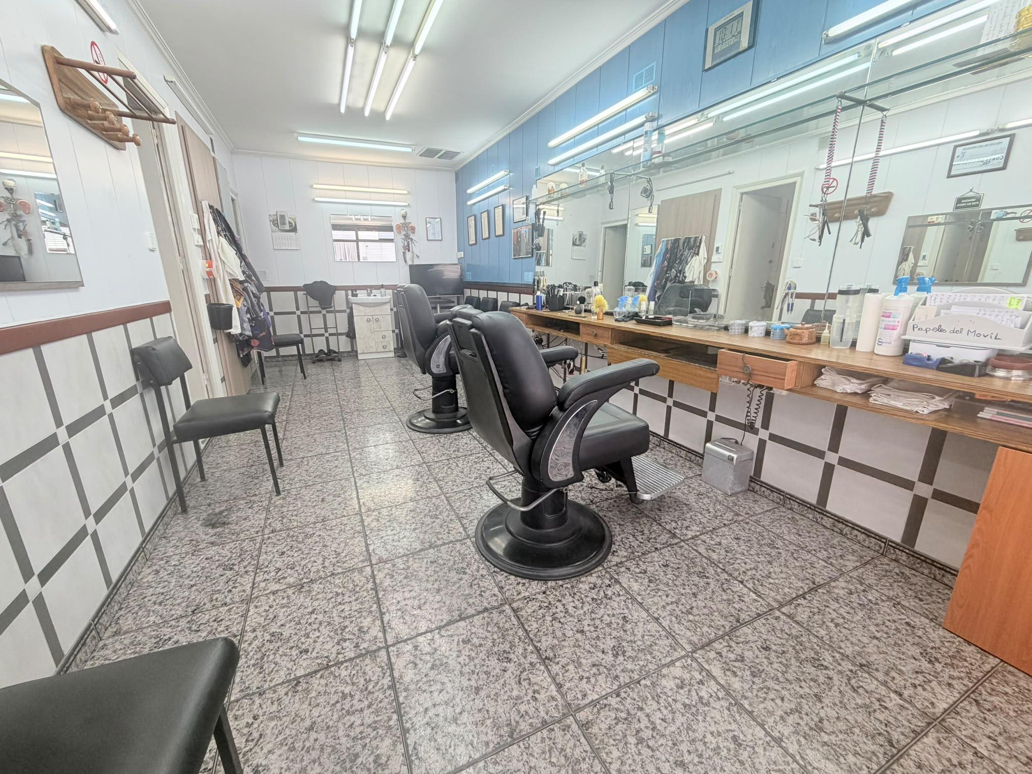 Imagen 4 Local Comercial en venta en Terrassa /  A pocos metros C.A.P. Sud y N-150