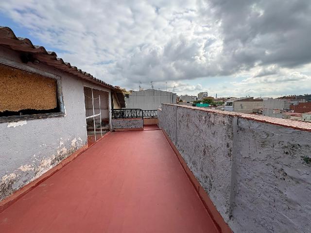 Imagen 1 Inmueble 305594 - Casa en venta en Terrassa / A 50 metros del Centro Civico la Maurina