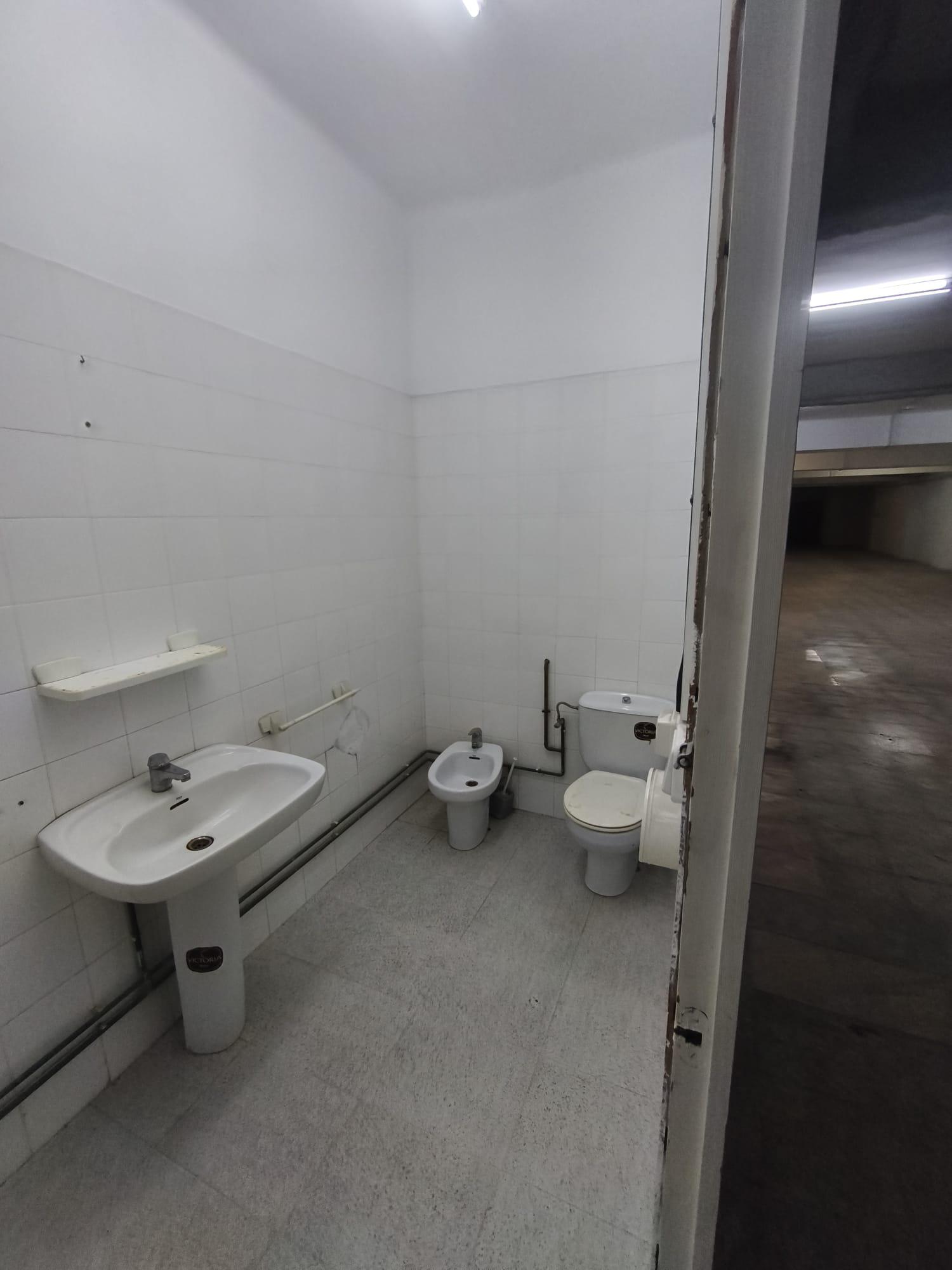 Imagen 2 Local Comercial en venta en Castelldefels / Excelente zona de El Castell