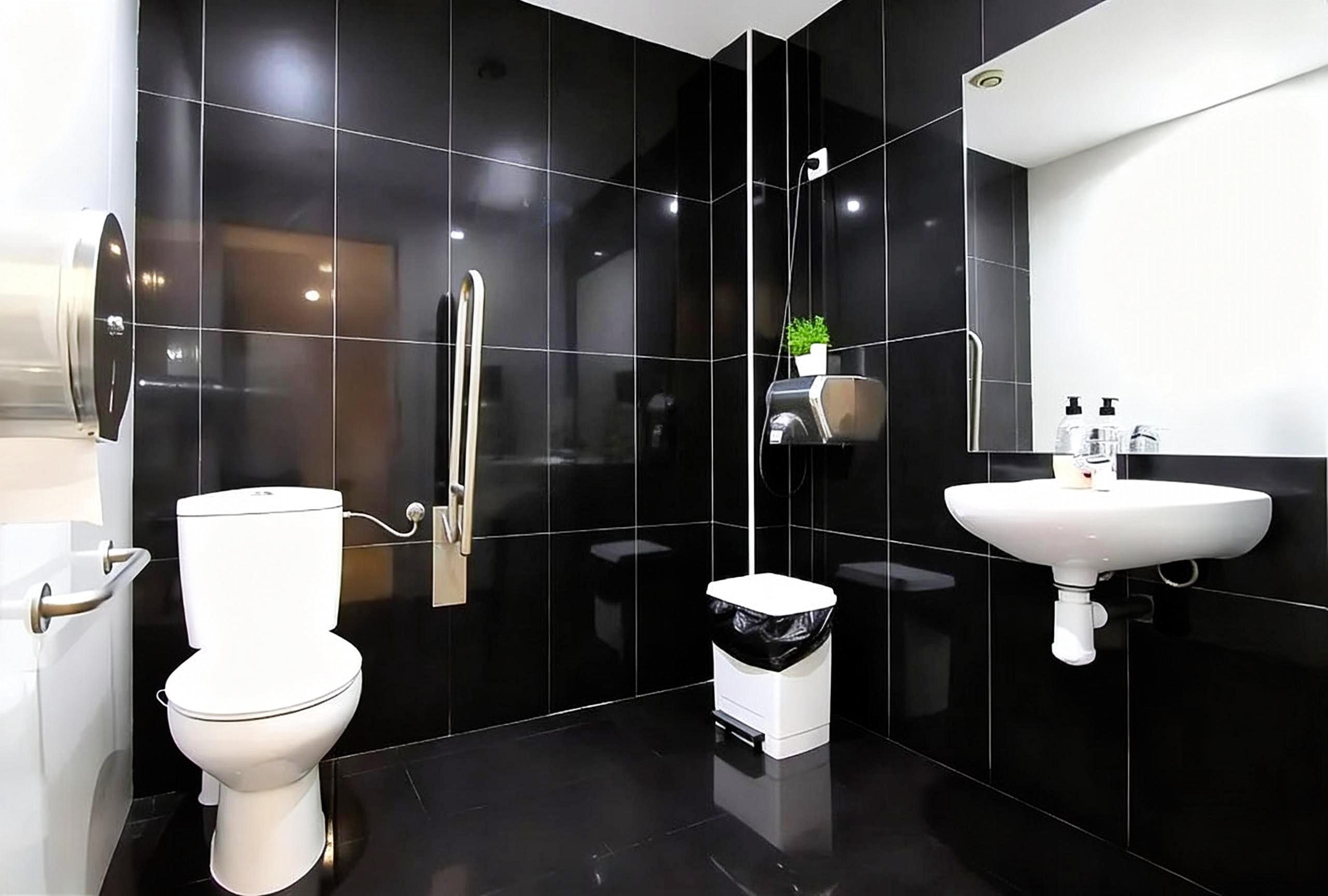 Imagen 14 Local Comercial en venta en Castelldefels / Zona centro, Avenida Principal de Castelldefels