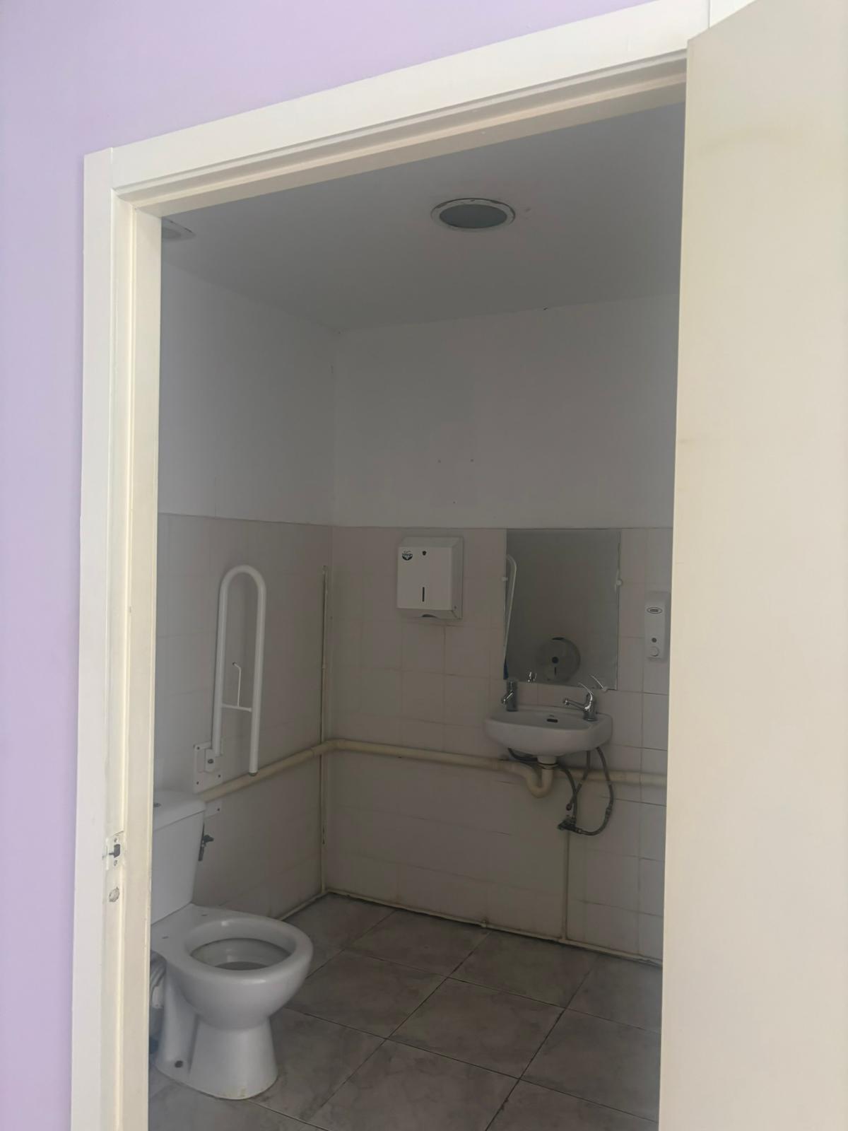 Imagen 11 Local Comercial en alquiler en Castelldefels / Muy cerca del Castillo 