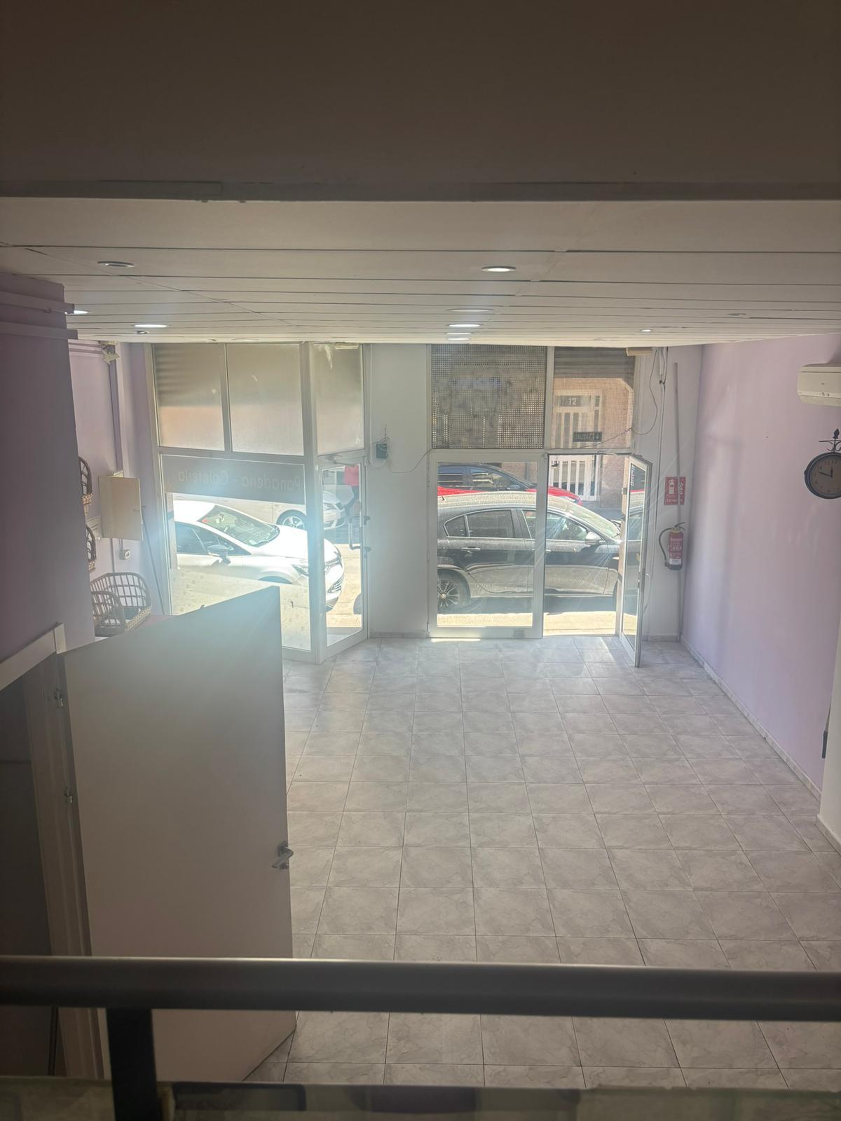 Imagen 5 Local Comercial en alquiler en Castelldefels / Muy cerca del Castillo 