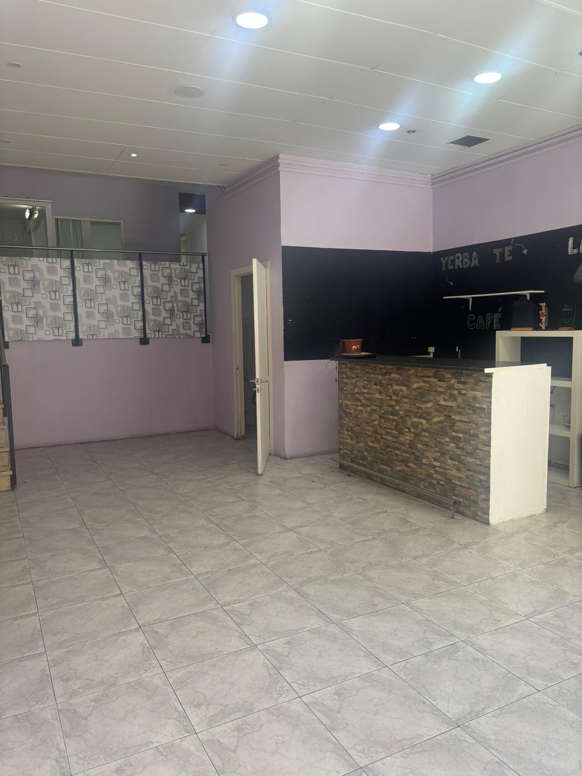Imagen 4 Local Comercial en alquiler en Castelldefels / Muy cerca del Castillo 