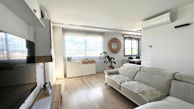 Imagen 5 Inmueble 299393 - Apartamento en venta en Montcada I Reixac / Espectacular piso seminuevo cerca del centro c...