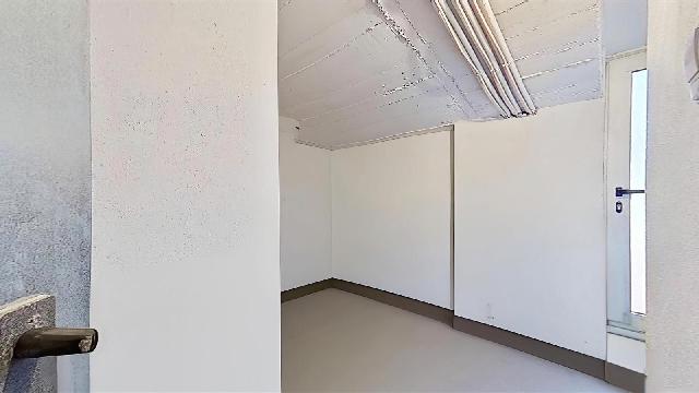 Imagen 4 Inmueble 299529 - Parking Coche en venta en Santa Coloma De Gramenet / Oportunidad de inversión 17 trasteros...