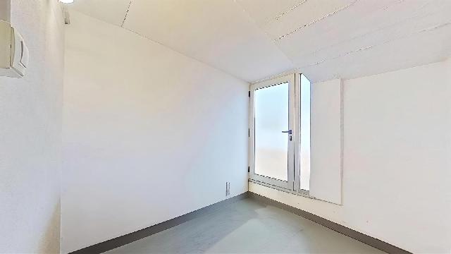 Imagen 7 Inmueble 299529 - Parking Coche en venta en Santa Coloma De Gramenet / Oportunidad de inversión 17 trasteros...