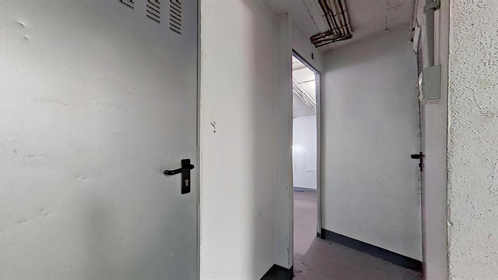 Imagen 11 Parking Coche en venta en Santa Coloma De Gramenet / Oportunidad de inversión 17 trasteros...