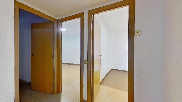 Imagen 11 Inmueble 299630 - Apartamento en venta en Badalona / Gran piso en lloreda badalona a 10 minutos del centro