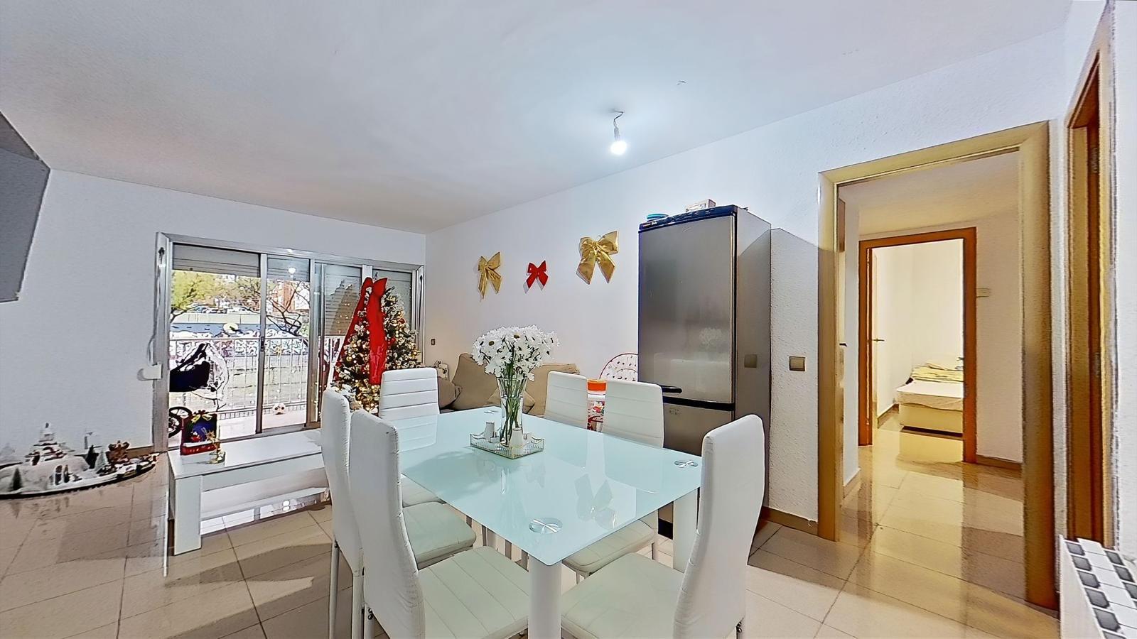 Imagen 1 Apartamento en venta en Badalona / Gran piso en lloreda badalona a 10 minutos del centro