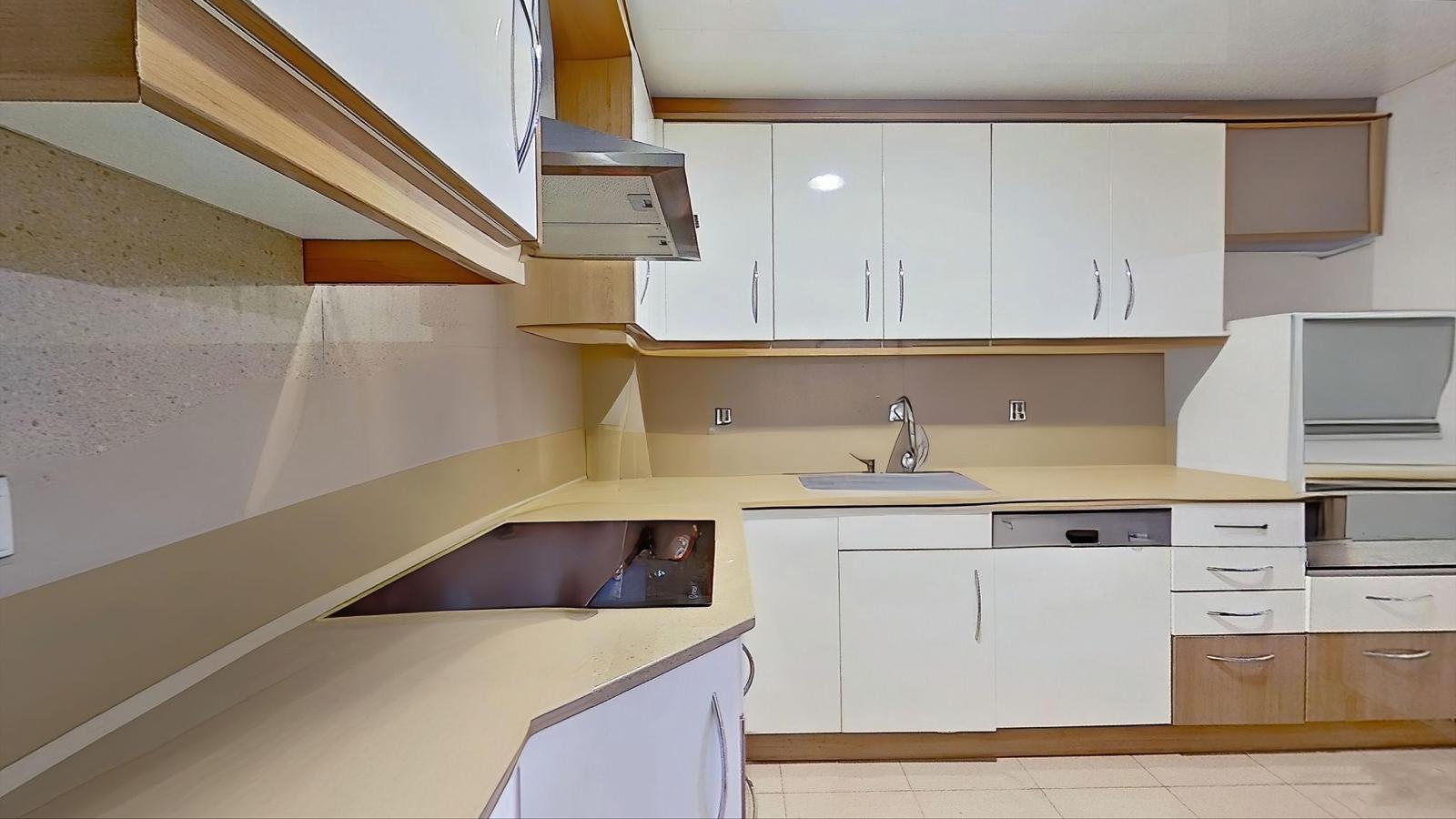 Imagen 15 Apartamento en venta en Badalona / Gran piso en lloreda badalona a 10 minutos del centro