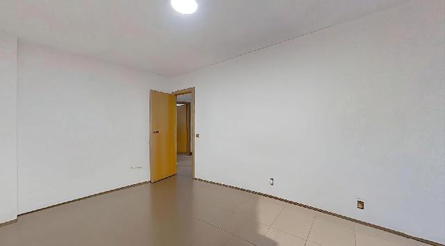 Imagen 18 Inmueble 299630 - Apartamento en venta en Badalona / Gran piso en lloreda badalona a 10 minutos del centro
