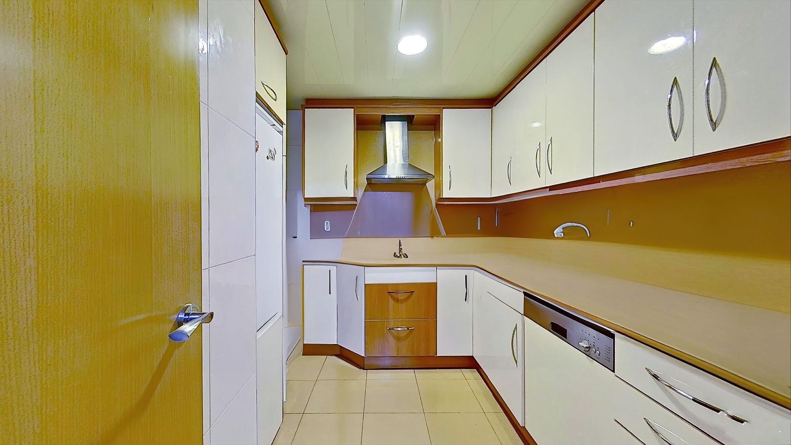 Imagen 16 Apartamento en venta en Badalona / Gran piso en lloreda badalona a 10 minutos del centro