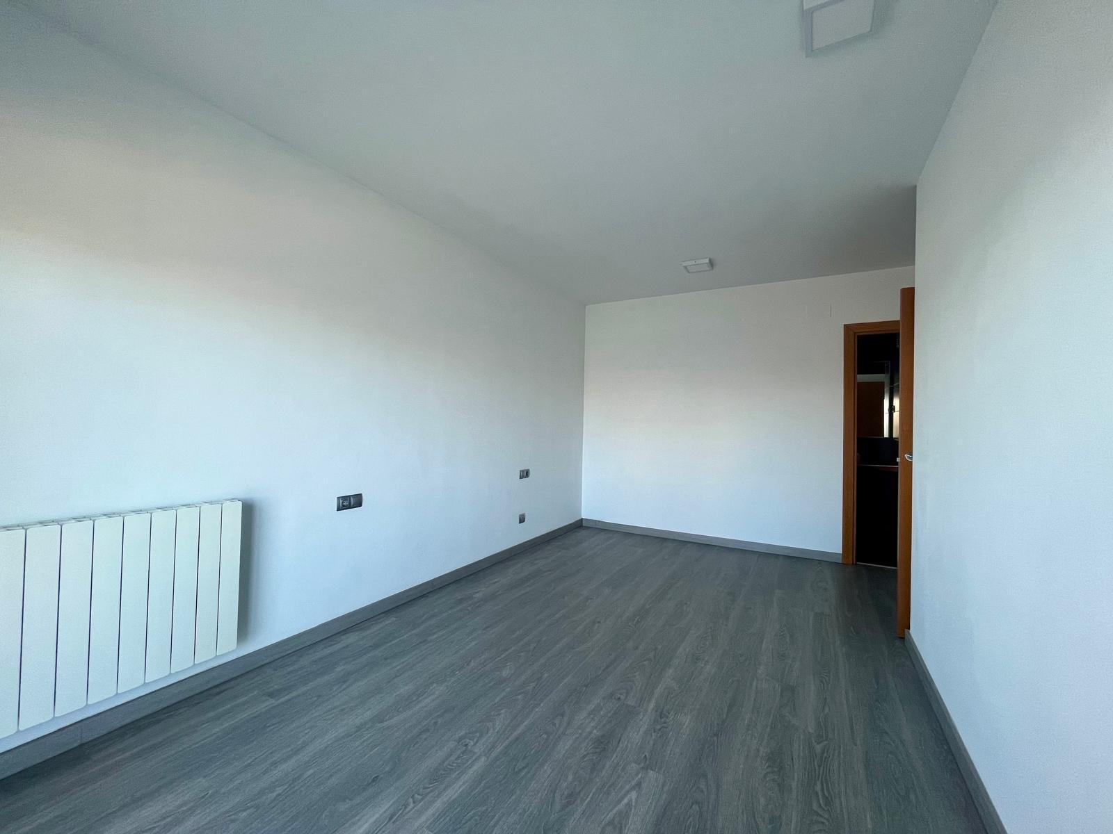 Imagen 19 Piso en venta en Badalona / Espectacular piso de 110m 3 hab en primera linia de mar 