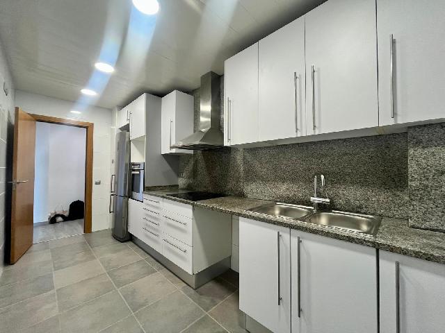 Imagen 4 Inmueble 300321 - Piso en venta en Badalona / Espectacular piso de 110m 3 hab en primera linia de mar 