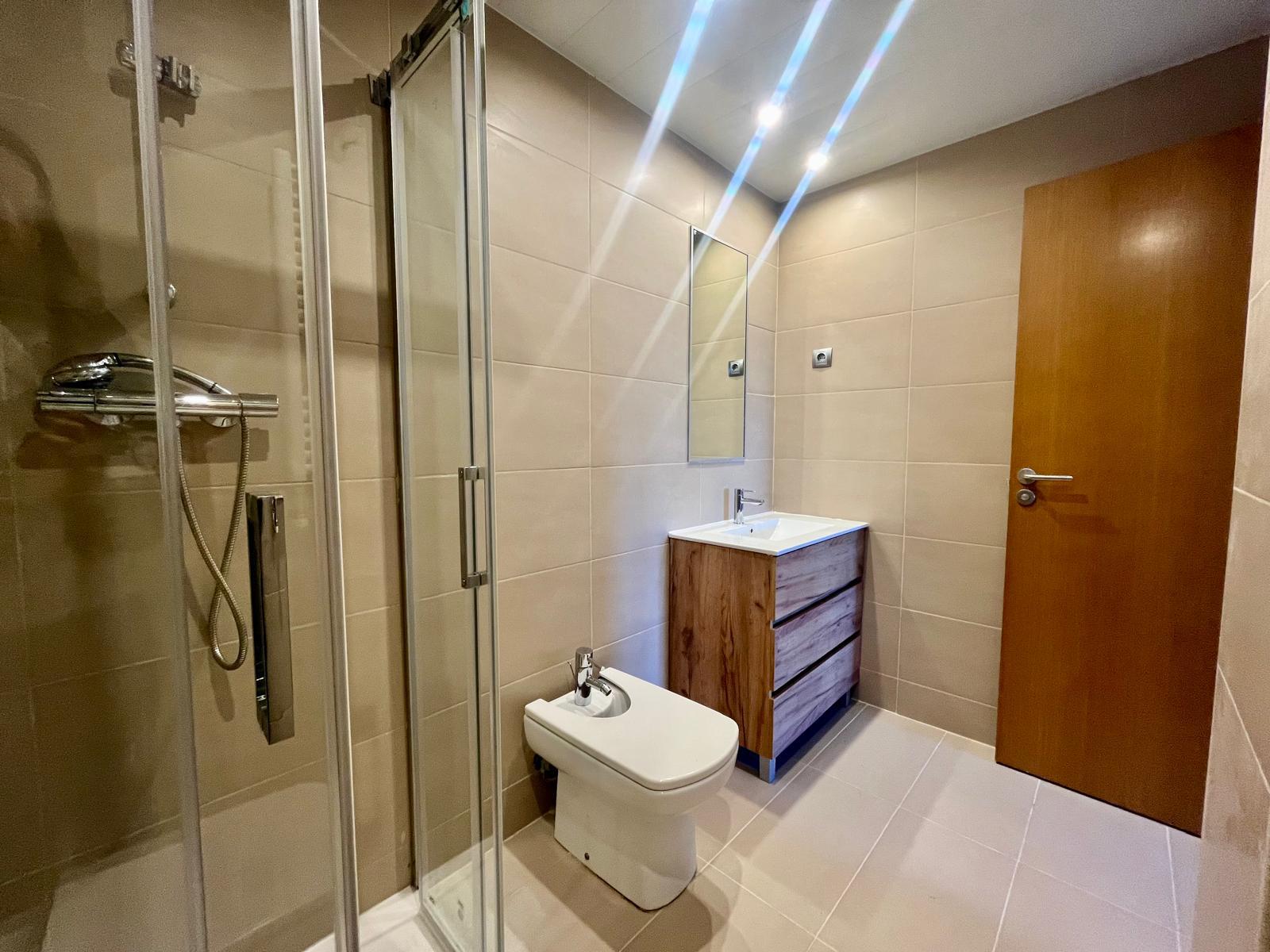 Imagen 21 Piso en venta en Badalona / Espectacular piso de 110m 3 hab en primera linia de mar 