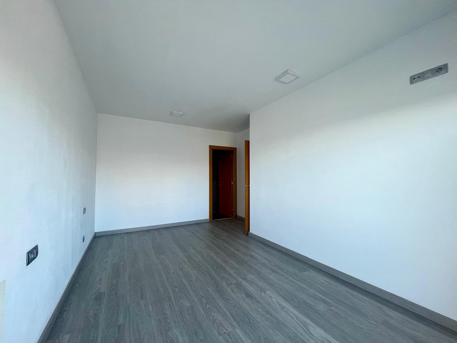 Imagen 20 Piso en venta en Badalona / Espectacular piso de 110m 3 hab en primera linia de mar 