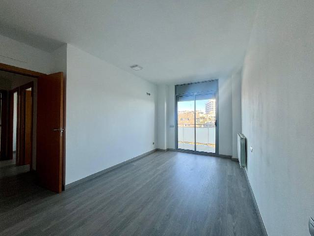 Imagen 24 Inmueble 300321 - Piso en venta en Badalona / Espectacular piso de 110m 3 hab en primera linia de mar 