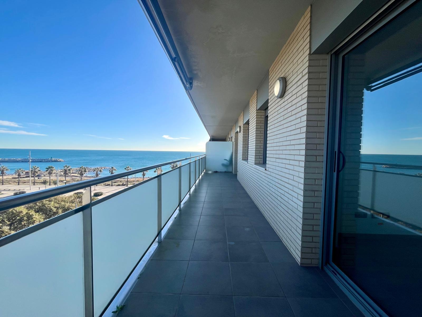 Imagen 18 Piso en venta en Badalona / Espectacular piso de 110m 3 hab en primera linia de mar 