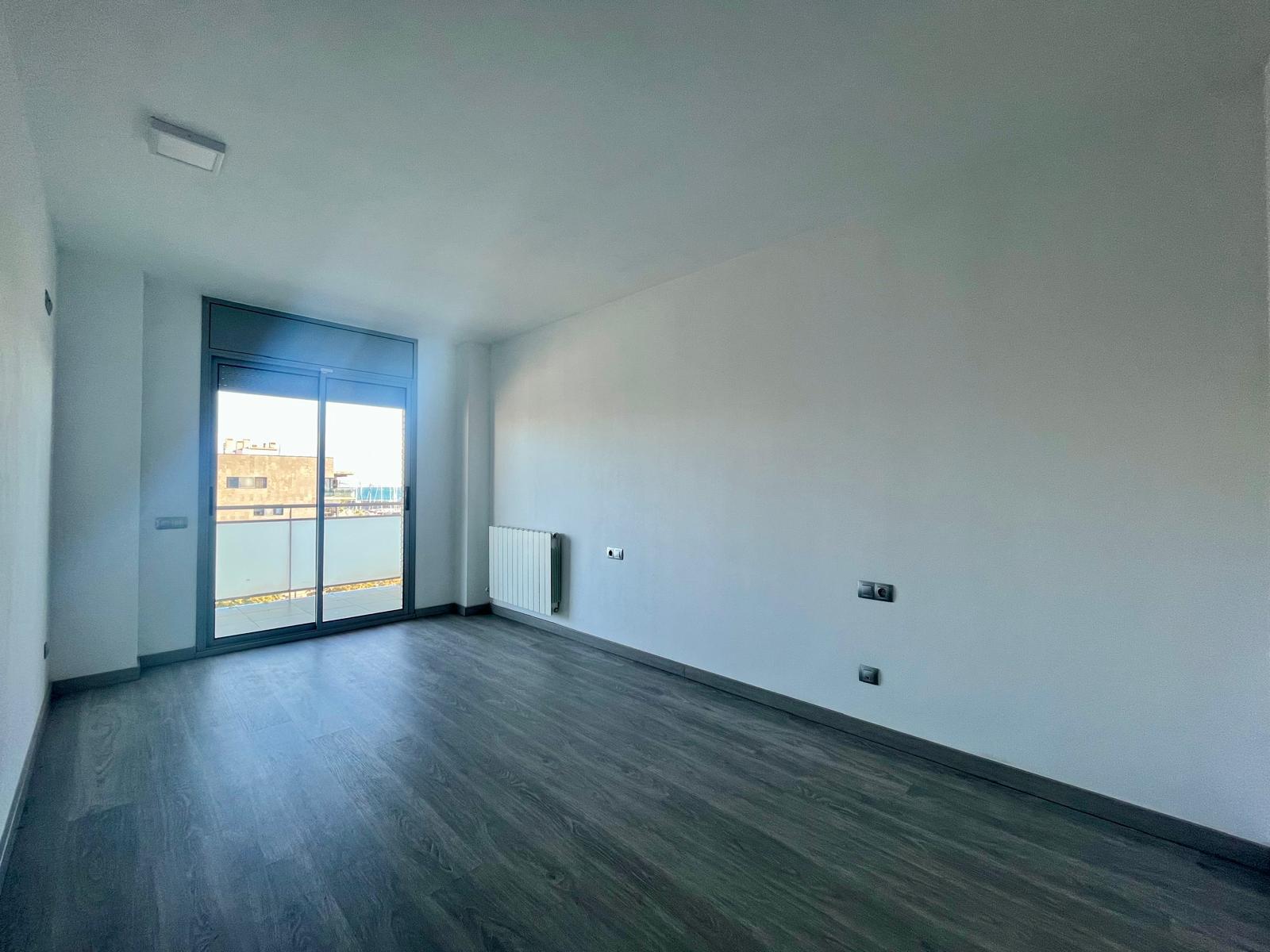 Imagen 23 Piso en venta en Badalona / Espectacular piso de 110m 3 hab en primera linia de mar 