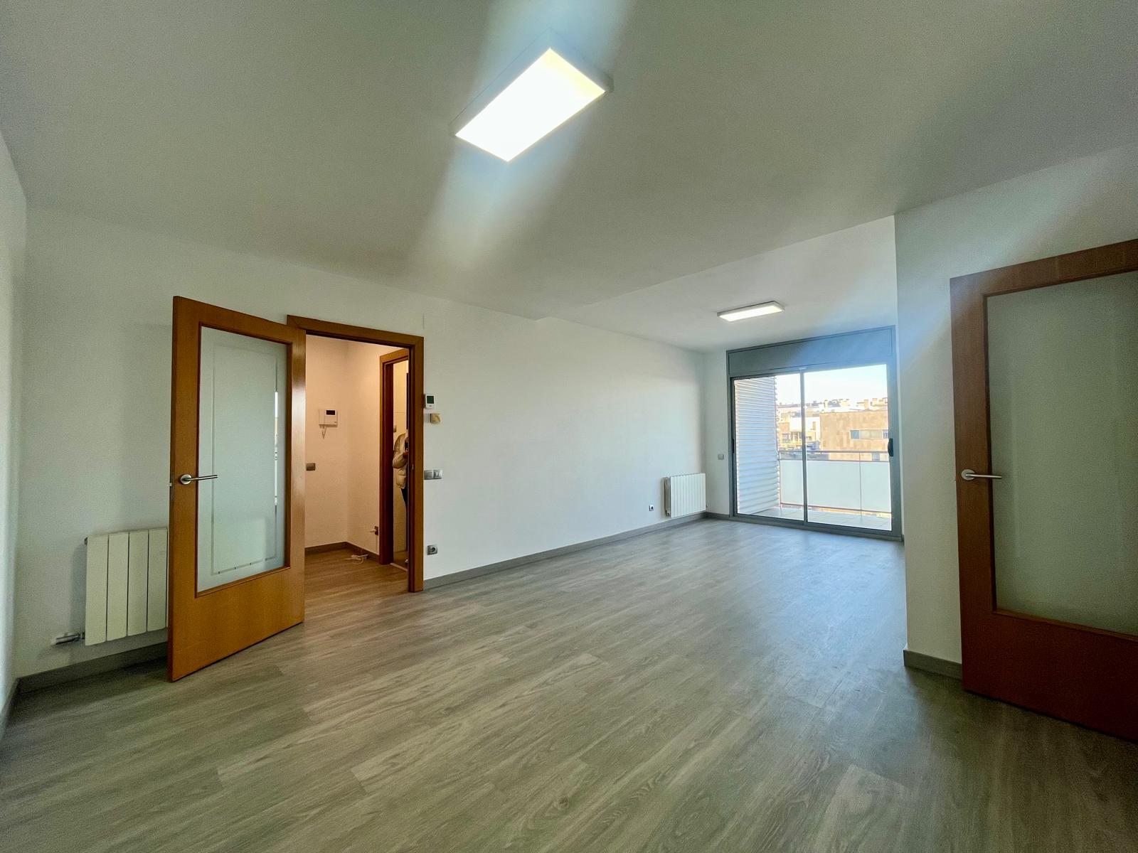 Imagen 12 Piso en venta en Badalona / Espectacular piso de 110m 3 hab en primera linia de mar 