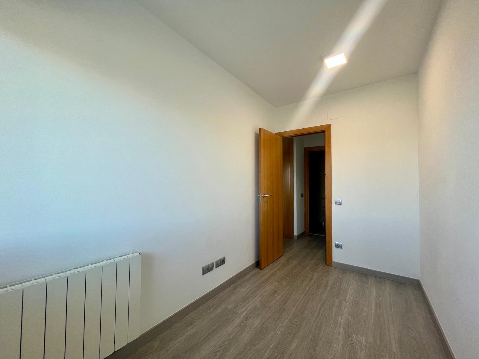 Imagen 17 Piso en venta en Badalona / Espectacular piso de 110m 3 hab en primera linia de mar 