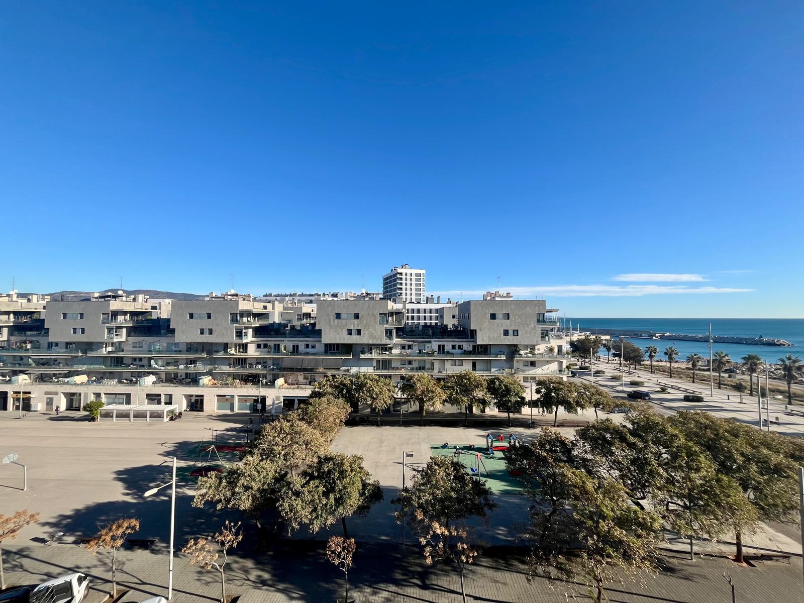 Imagen 29 Apartamento en venta en Badalona / Piso de 110m2 en el puerto de badalona ffrente al mar 