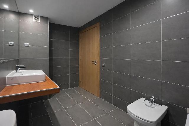 Imagen 13 Inmueble 300436 - Apartamento en venta en Badalona / Piso de 110m2 en el puerto de badalona ffrente al mar 