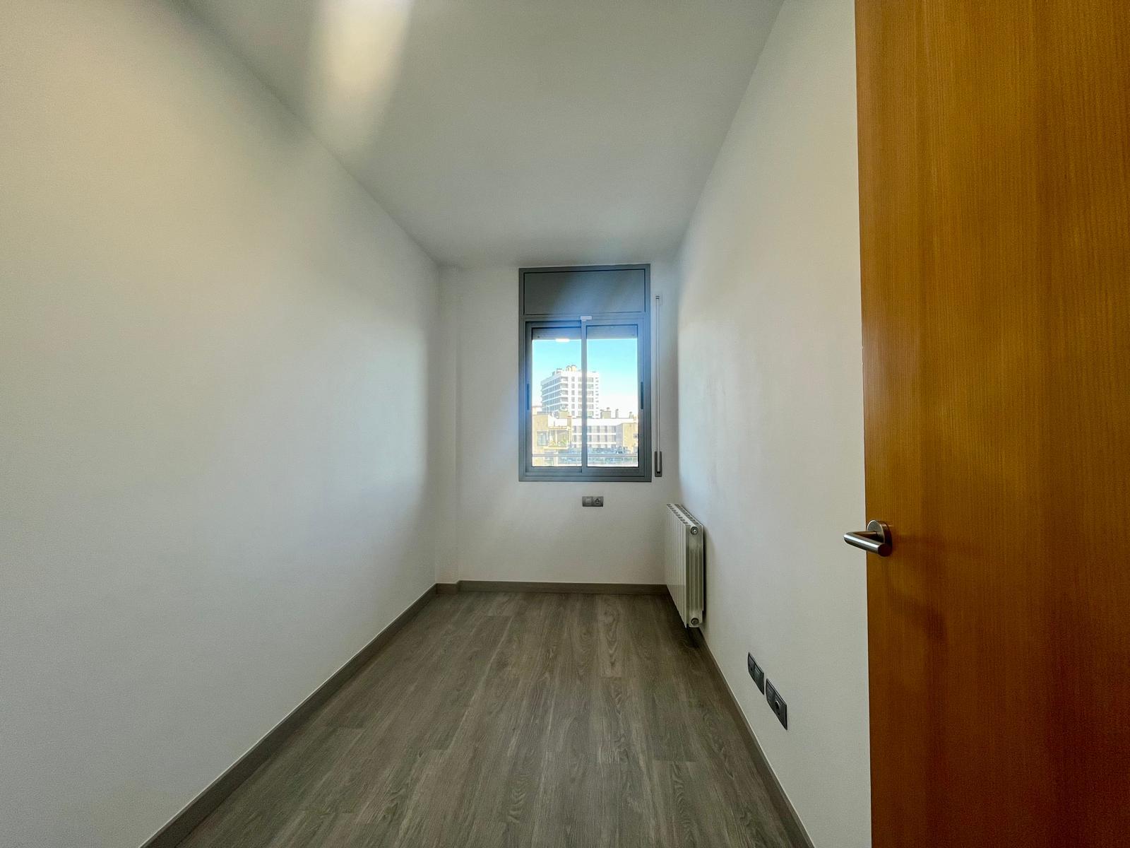 Imagen 14 Apartamento en venta en Badalona / Piso de 110m2 en el puerto de badalona ffrente al mar 