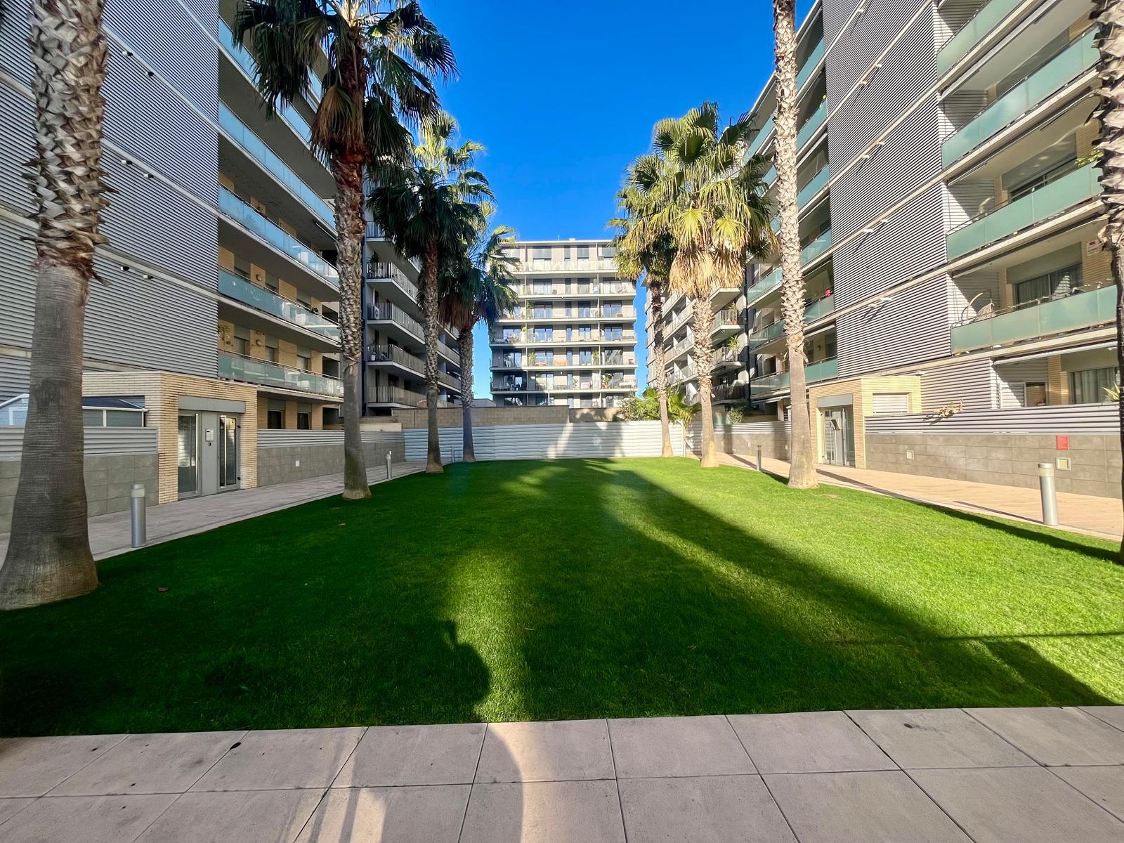 Imagen 26 Apartamento en venta en Badalona / Piso de 110m2 en el puerto de badalona ffrente al mar 