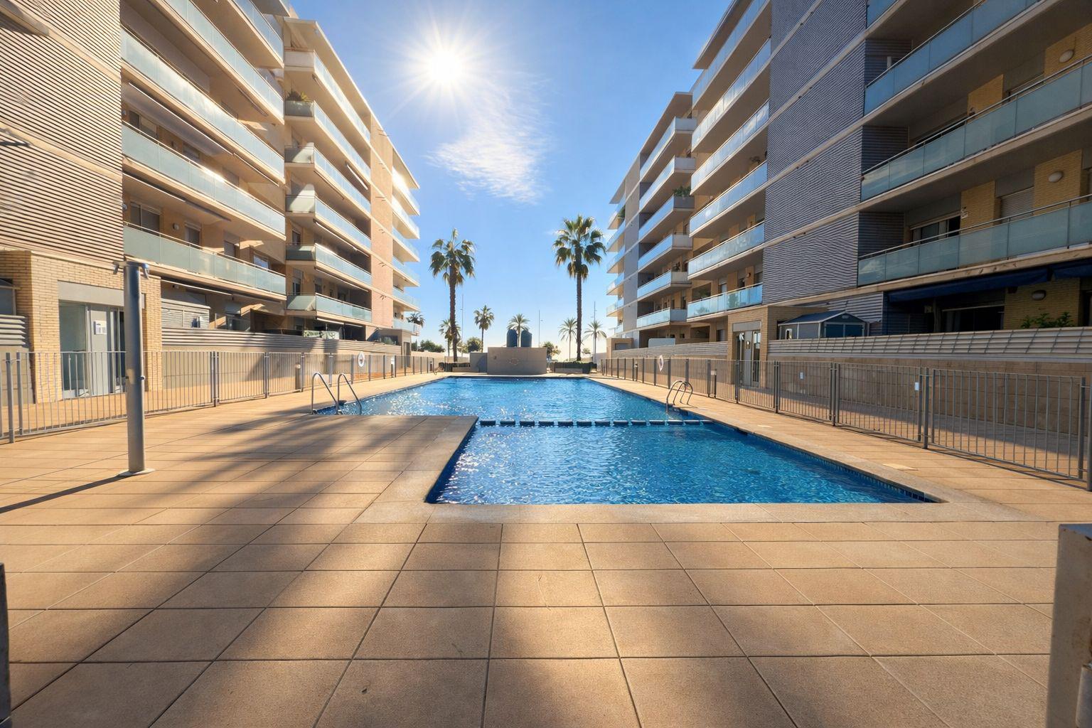 Imagen 1 Apartamento en venta en Badalona / Piso de 110m2 en el puerto de badalona ffrente al mar 