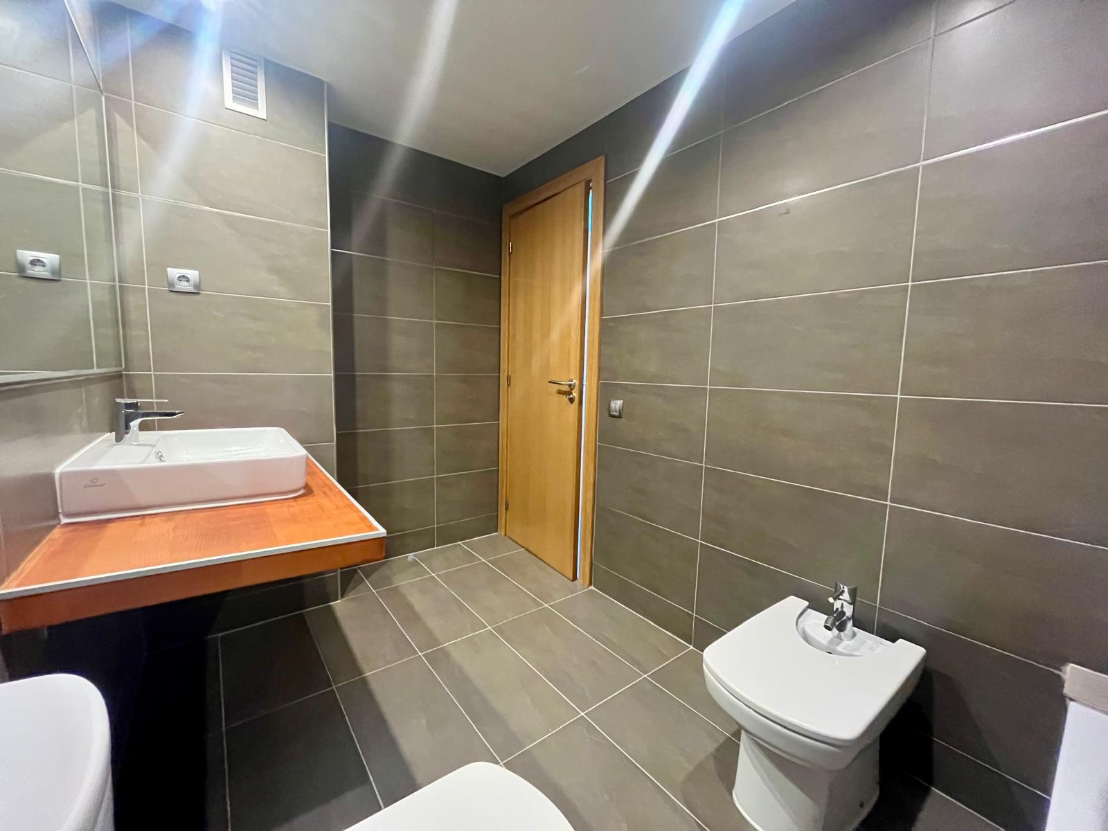 Imagen 12 Apartamento en venta en Badalona / Piso de 110m2 en el puerto de badalona ffrente al mar 