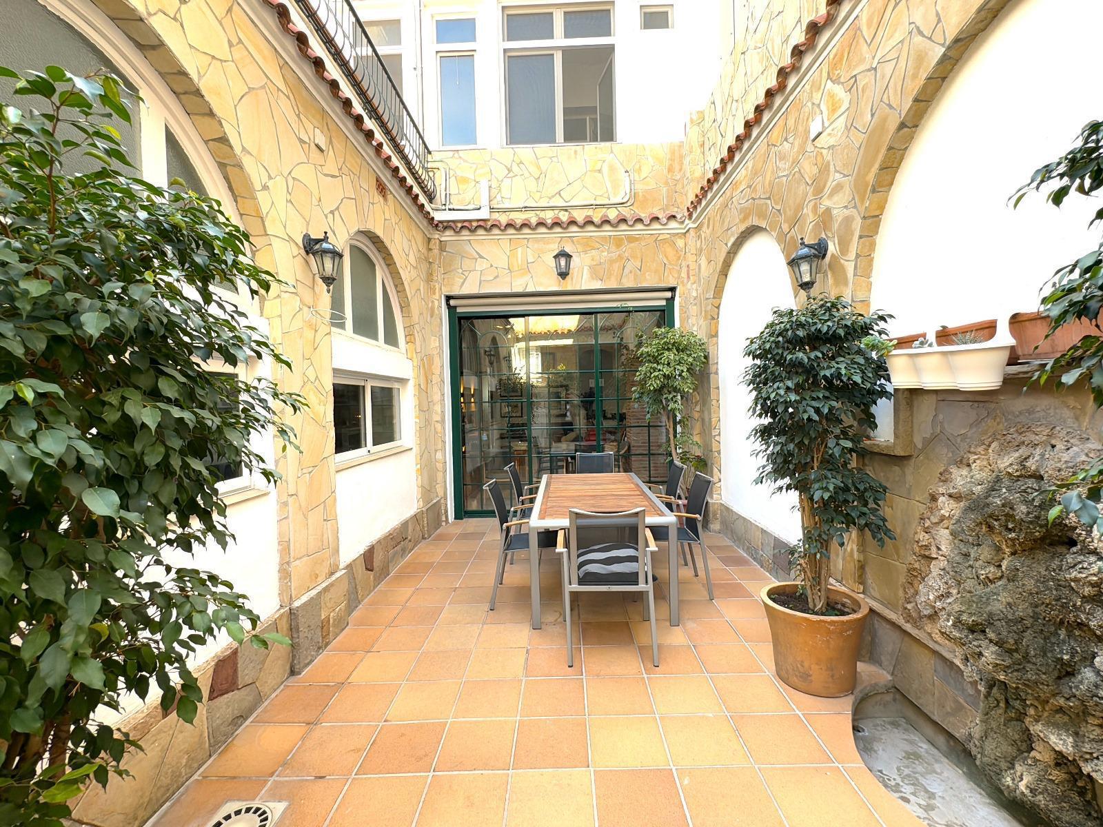 Imagen 1 Casa Adosada en venta en Masnou El / Cerca estación tren Ocata