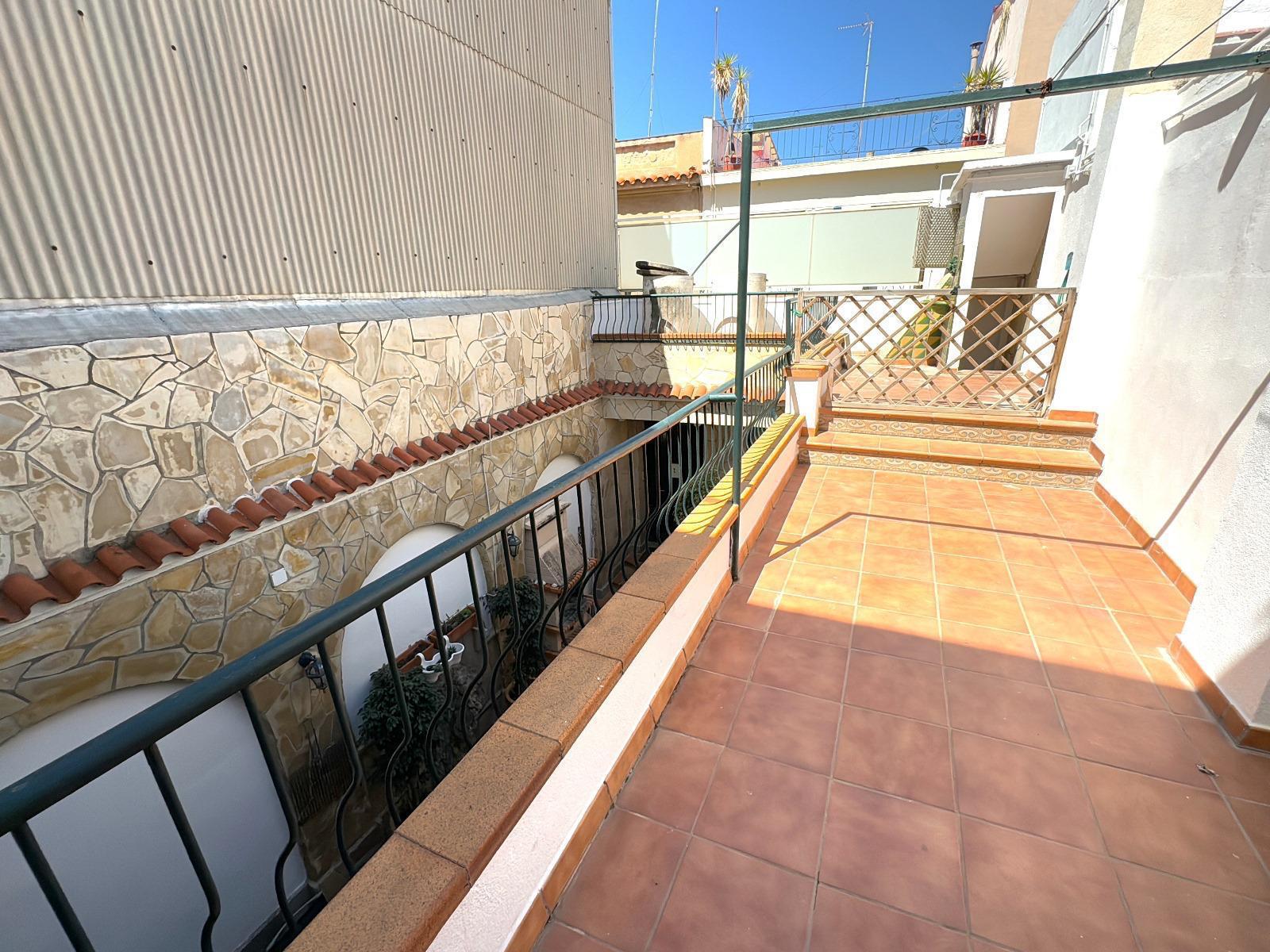 Imagen 21 Casa Adosada en venta en Masnou El / Cerca estación tren Ocata