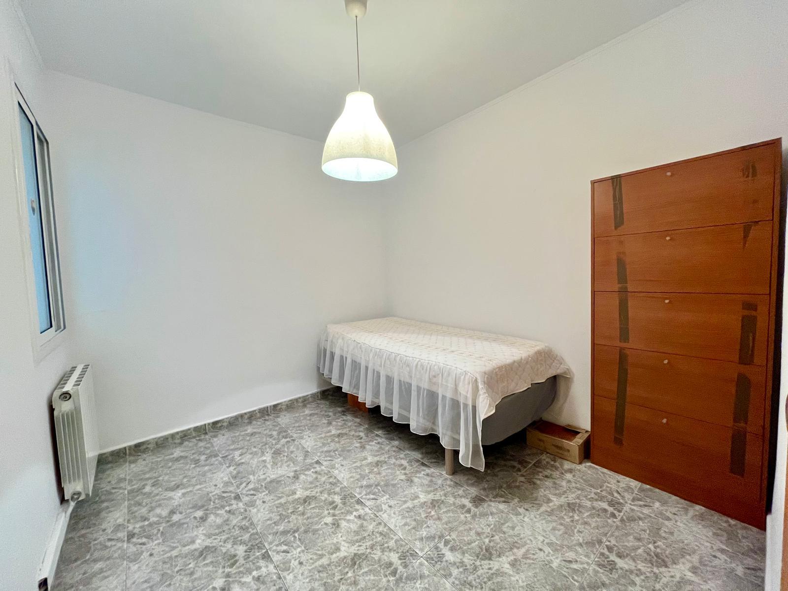 Imagen 3 Apartamento en venta en Badalona / Gran Piso de 102m2 4 habitaciones en zona Canyado