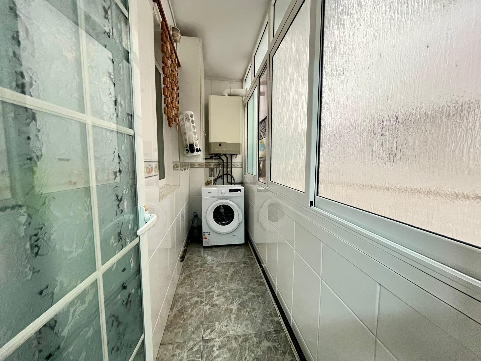 Imagen 15 Apartamento en venta en Badalona / Gran Piso de 102m2 4 habitaciones en zona Canyado